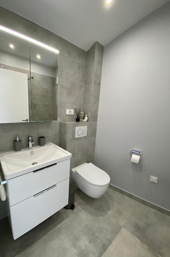 Divine Moments Apartment พิสัก ภายนอก รูปภาพ